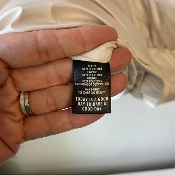 Torrid Women's Cream Puffer Jacket Size 2X - Picture 6 of 6